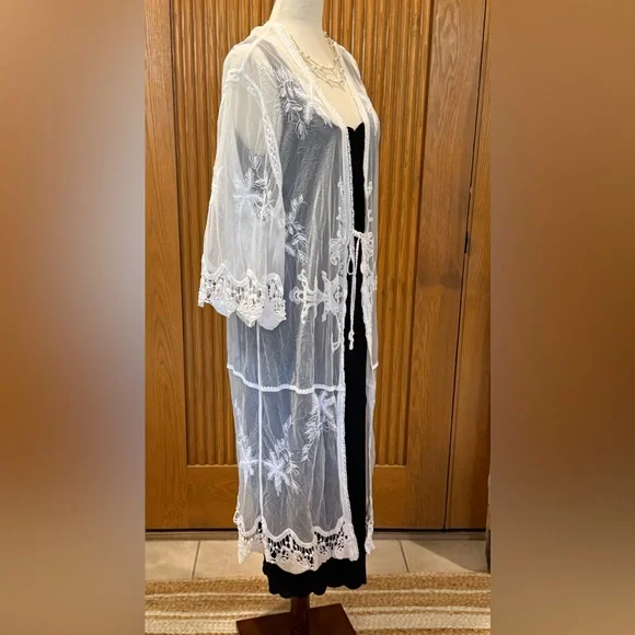 Vintage Style Embroidered White Lace Kimono Jacket/Coverup, One Size - Picture 7 of 14